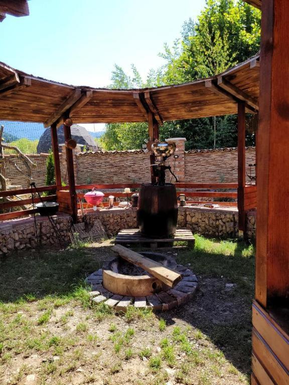 Casa Cu Mesteceni Rîşnov Esterno foto